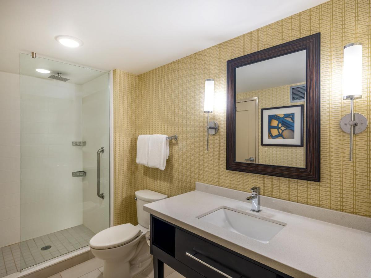 Holiday Inn Greensboro Coliseum By Ihg Dış mekan fotoğraf