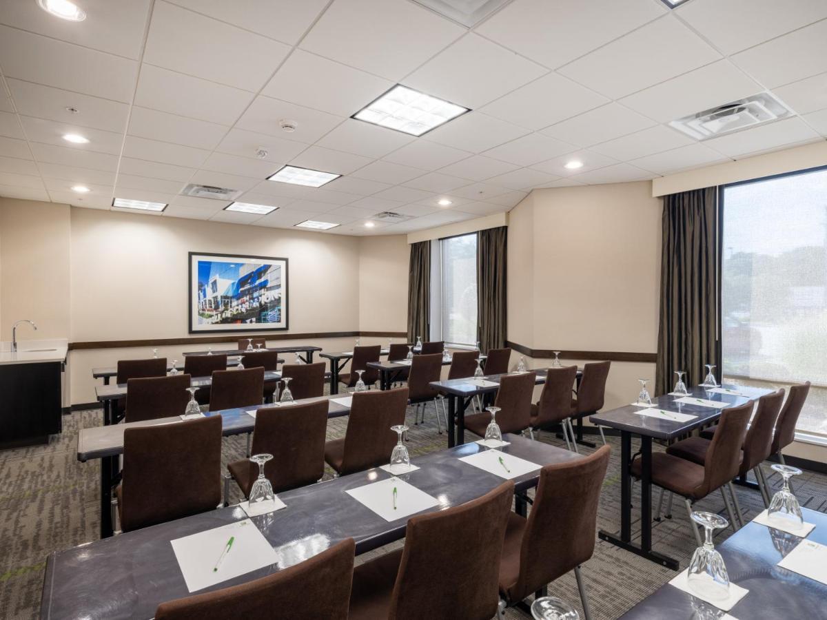 Holiday Inn Greensboro Coliseum By Ihg Dış mekan fotoğraf