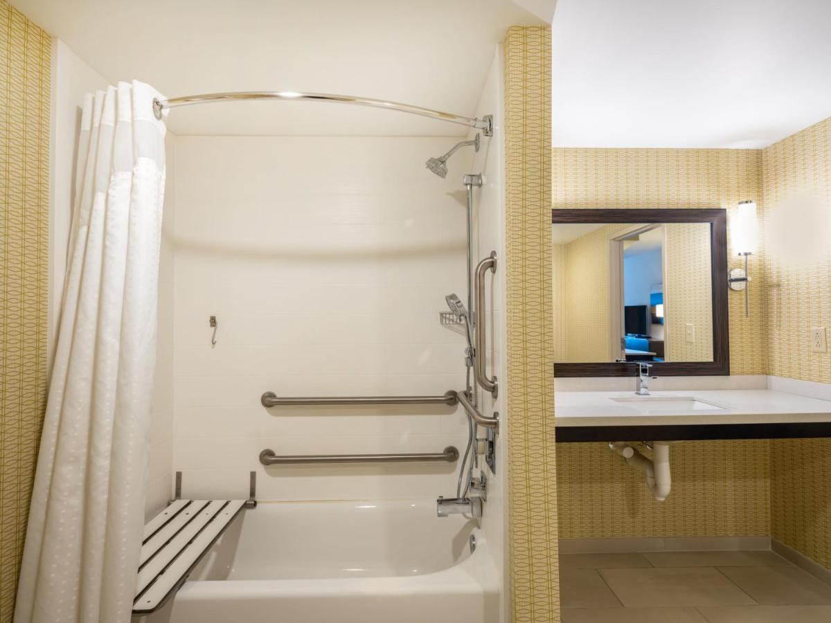 Holiday Inn Greensboro Coliseum By Ihg Dış mekan fotoğraf